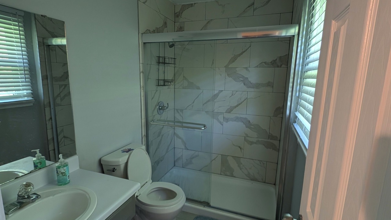 Photo of Bathroom in Saks