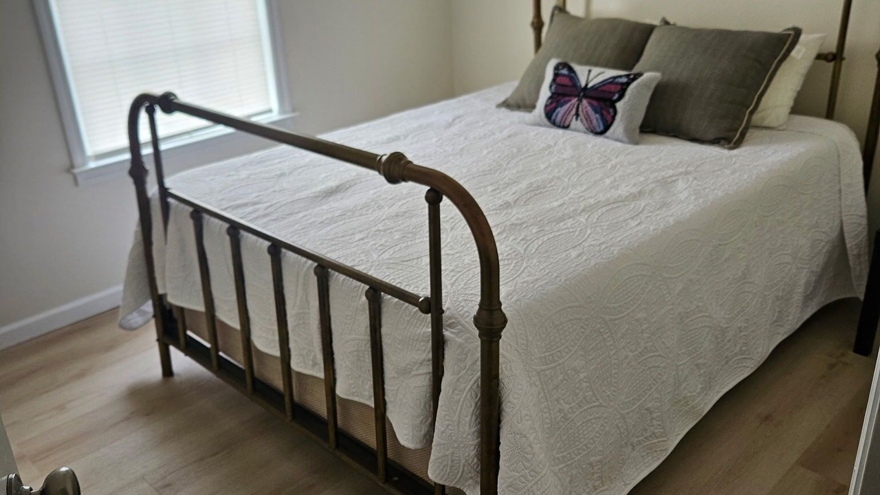 Photo of Bedroom in Midland City