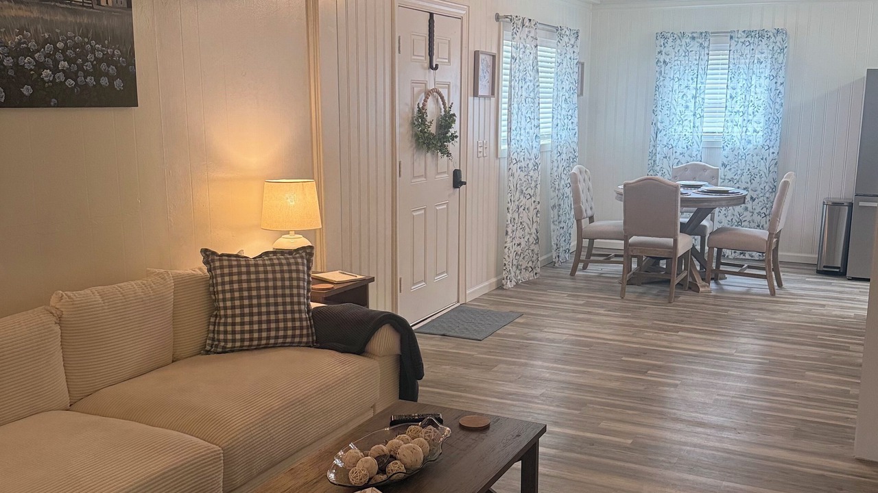 Photo of Livingroom in Grand Bay