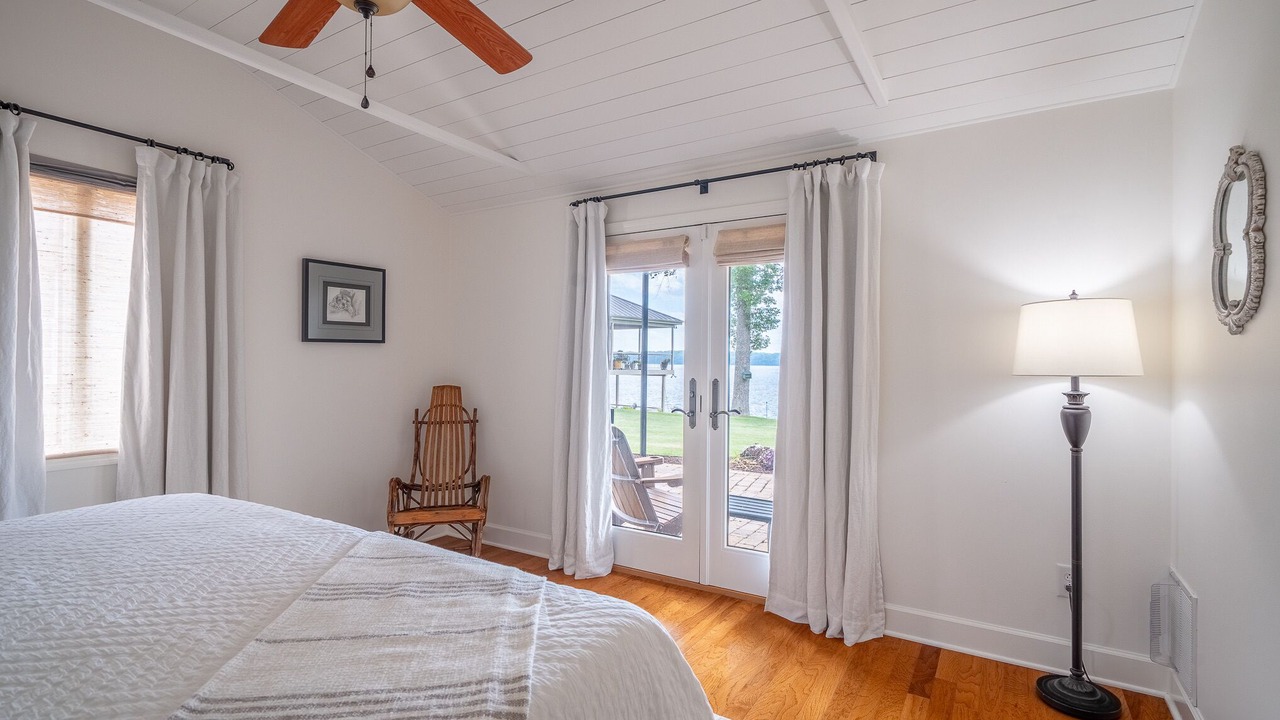 Photo of Bedroom in Lauderdale County