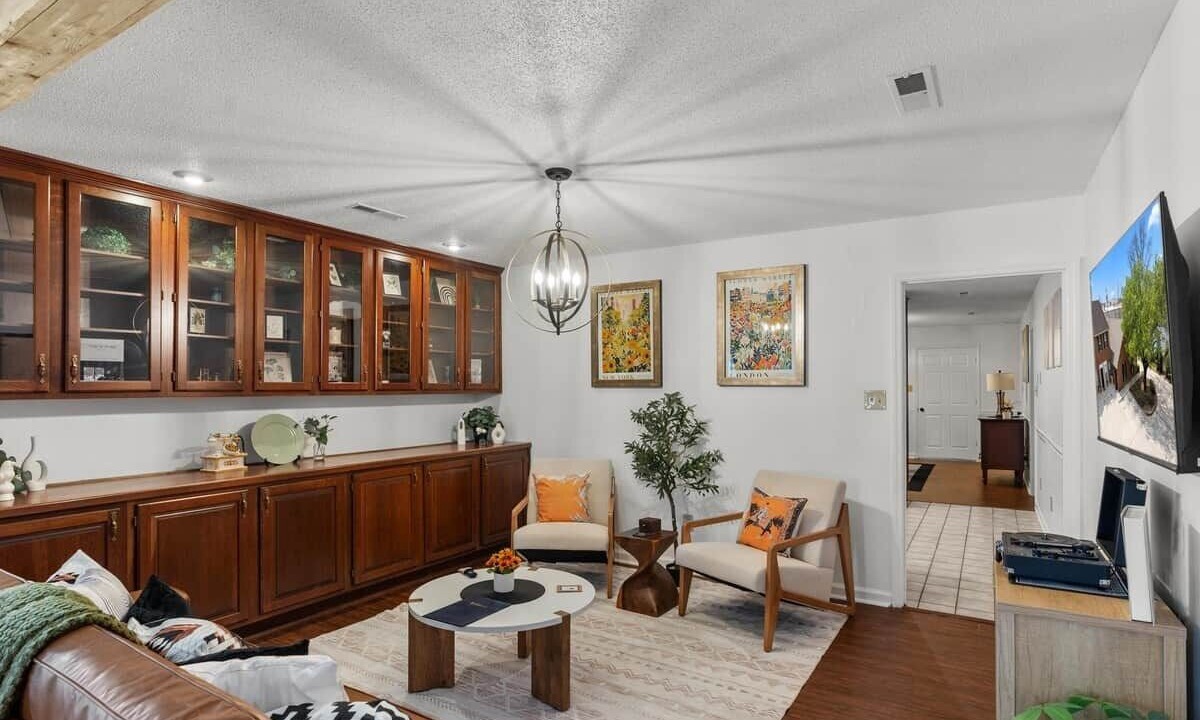 Photo of Livingroom in Decatur