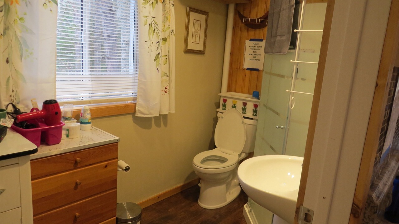Photo of Bathroom in Barbeau