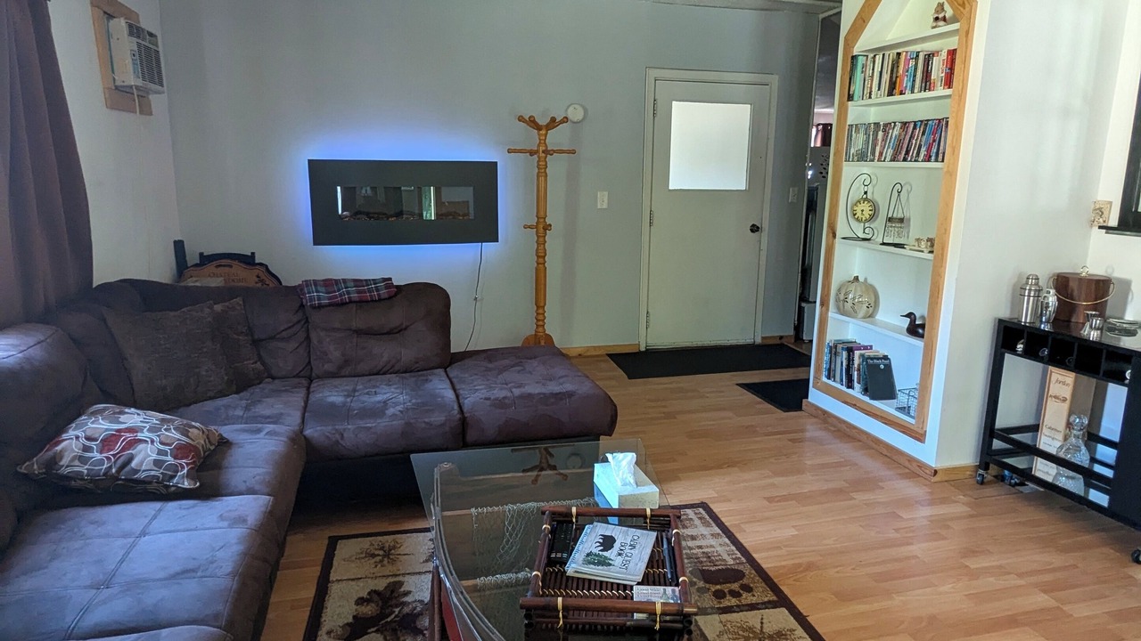 Photo of Livingroom in White Pine