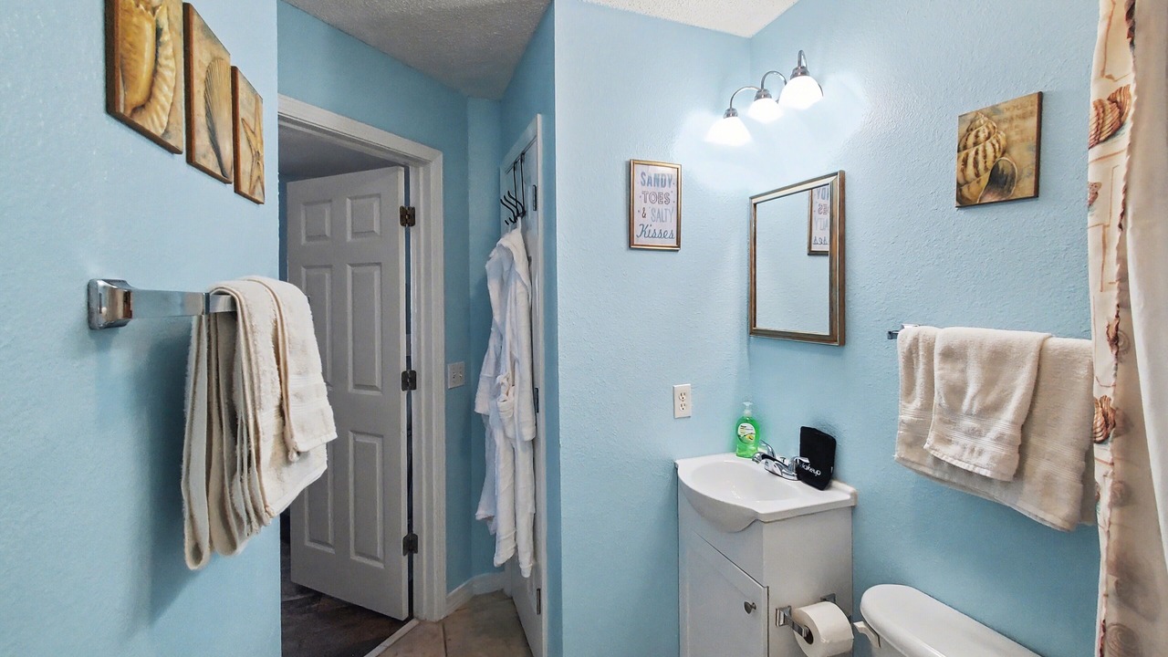 Photo of Bathroom in Navarre Beach