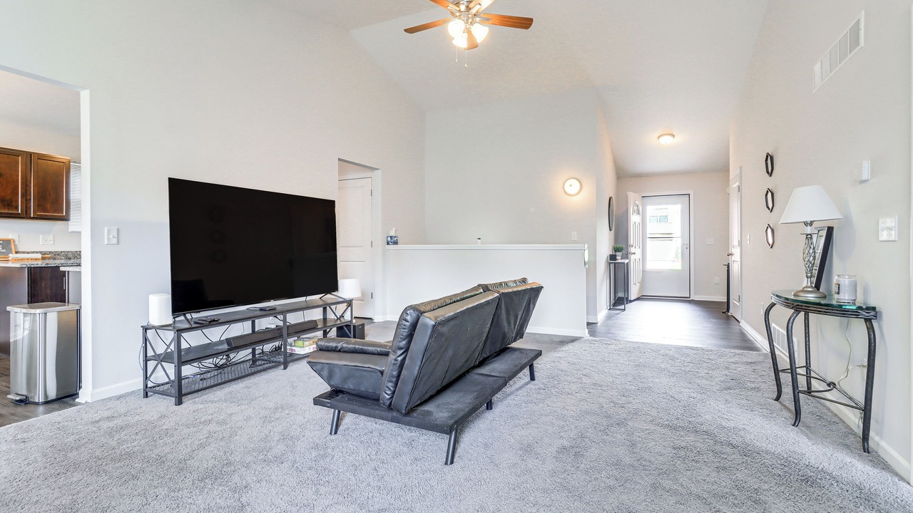 Photo of Livingroom in Romulus