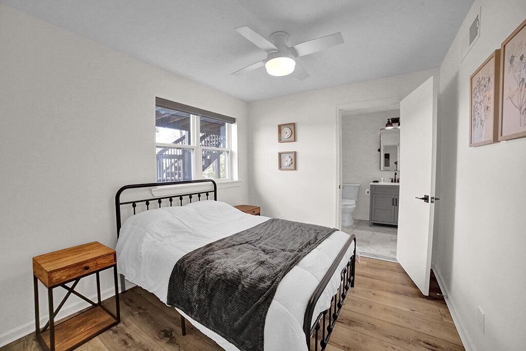 Photo of Bedroom in Alpine Bay