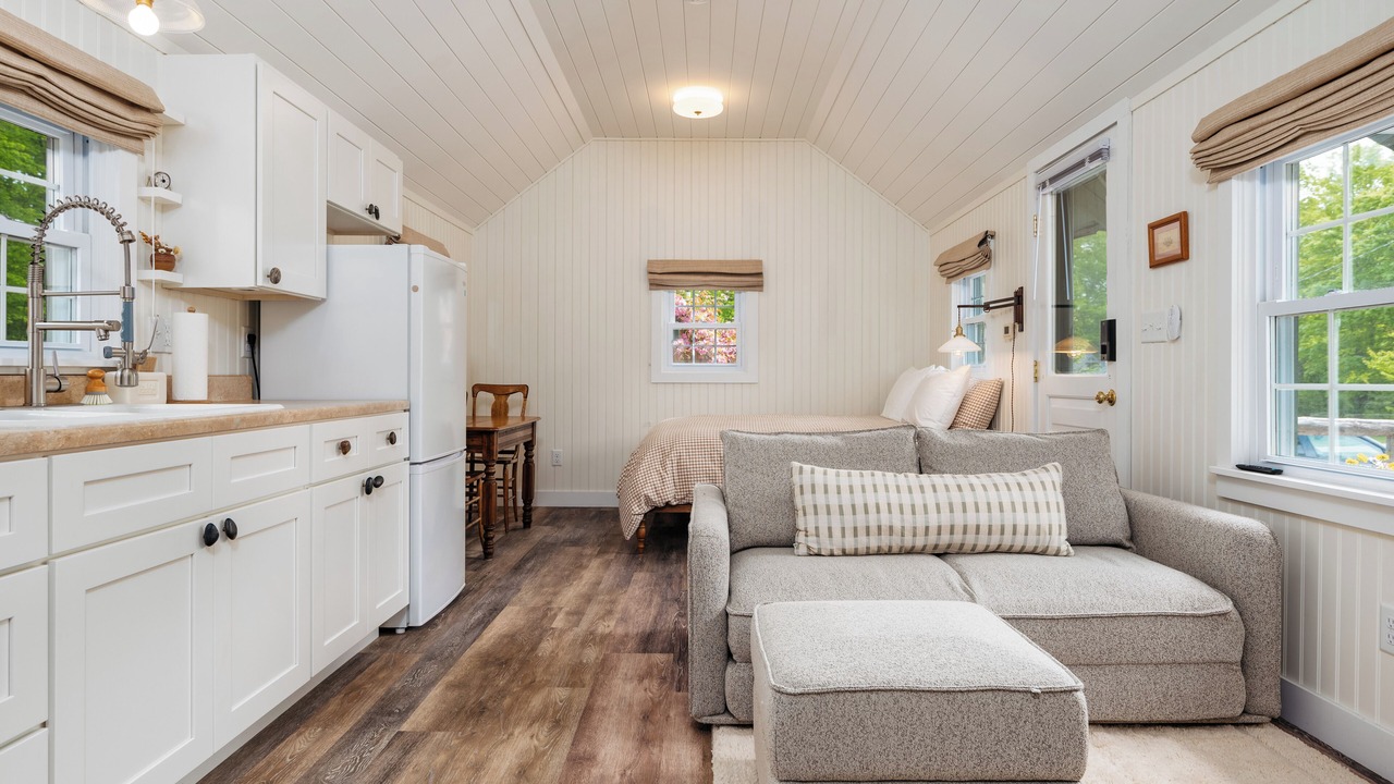 Photo of Bedroom in Northport