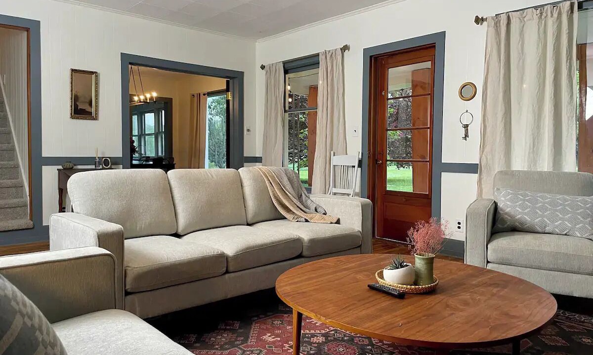 Photo of Livingroom in Suttons Bay