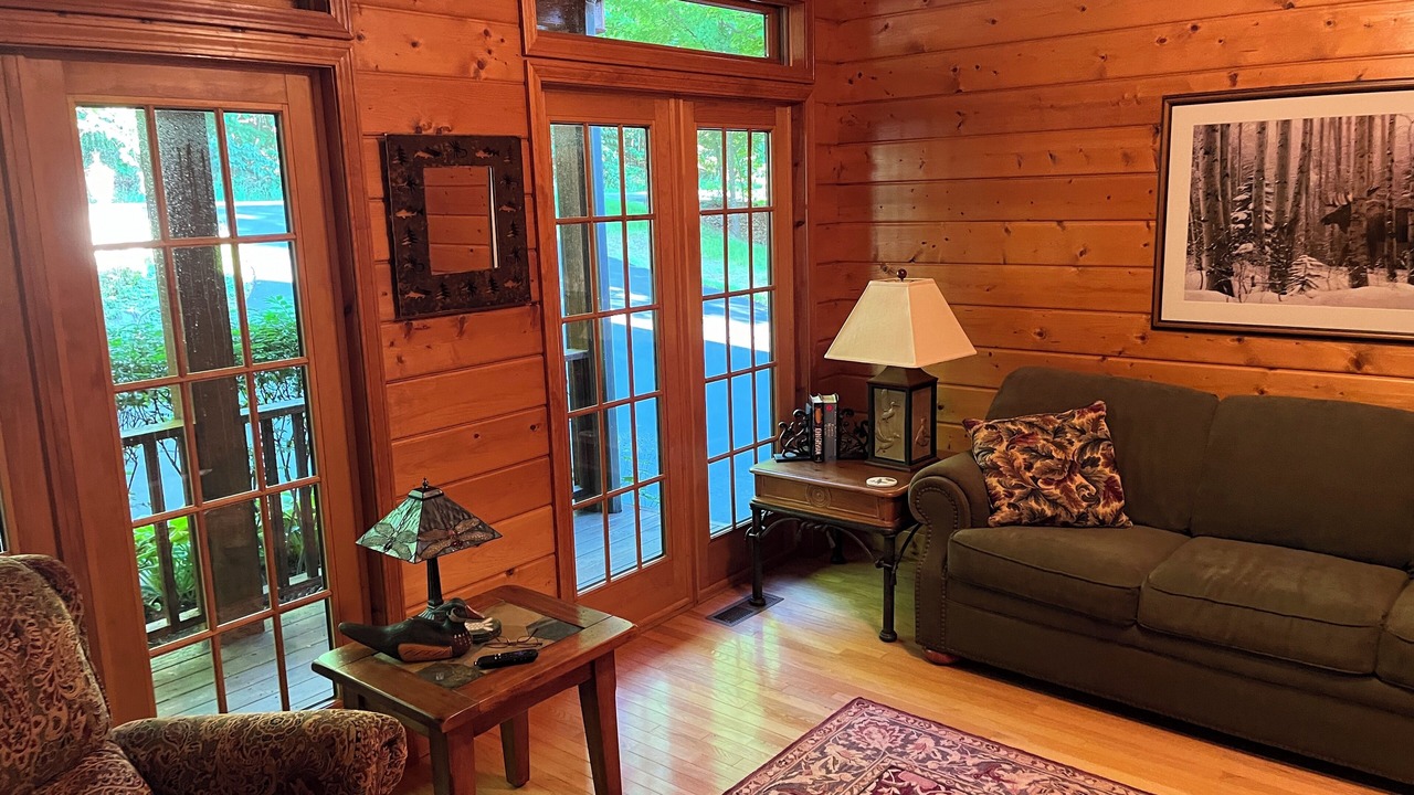 Photo of Livingroom in Kewadin
