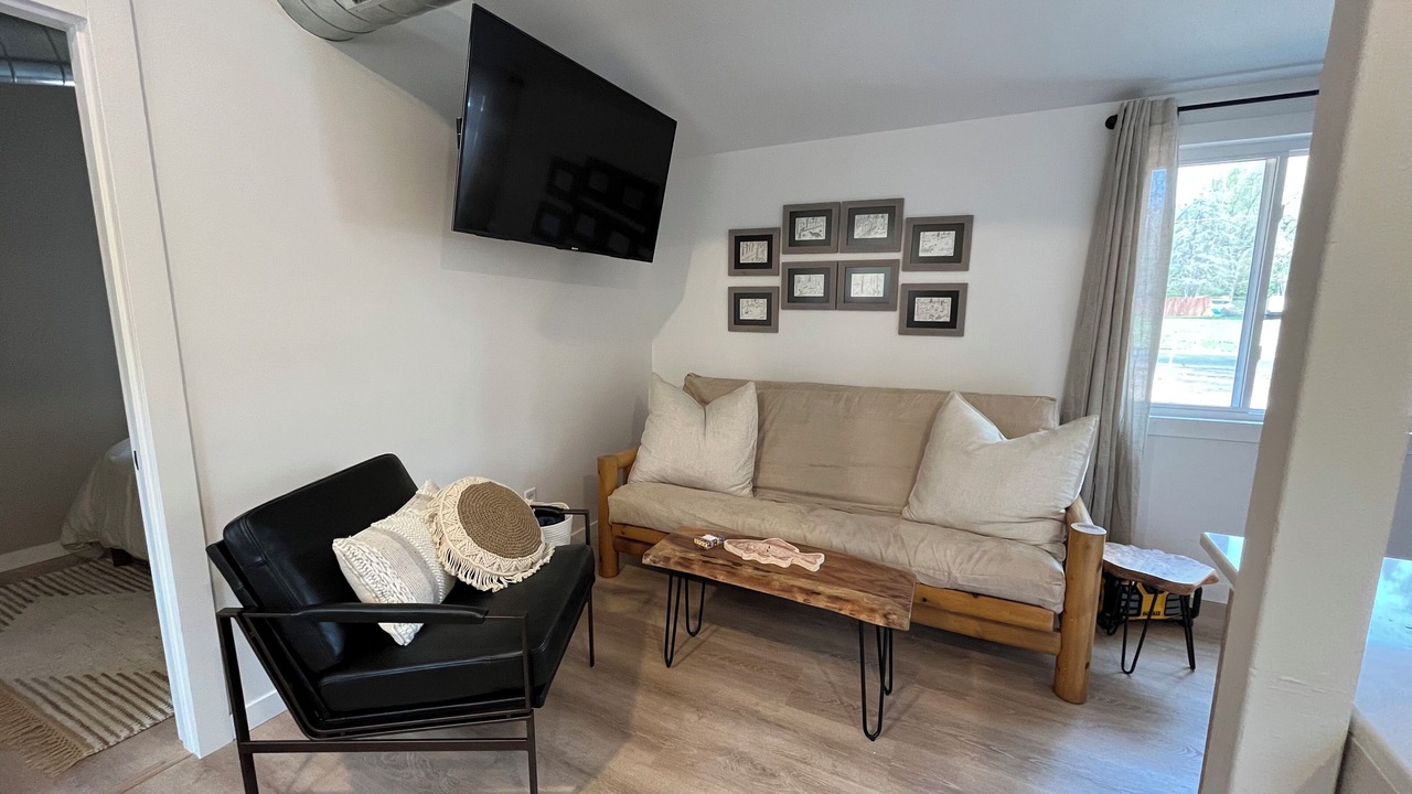 Photo of Livingroom in Gwinn