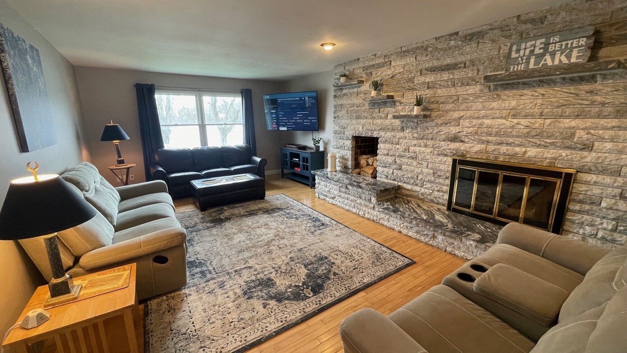 Photo of Livingroom in Clare