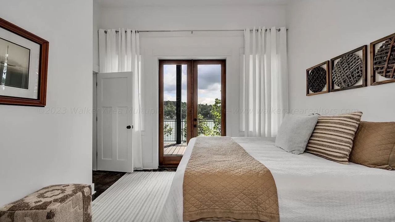Photo of Bedroom in Crane Hill