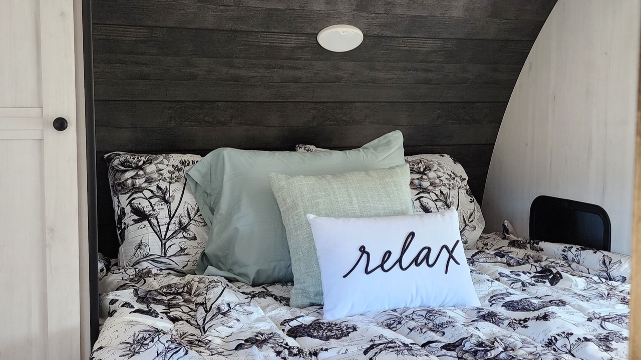 Photo of Bedroom in Normal