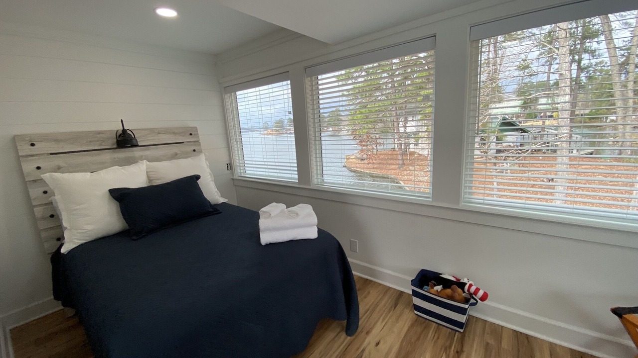 Photo of Bedroom in Titus