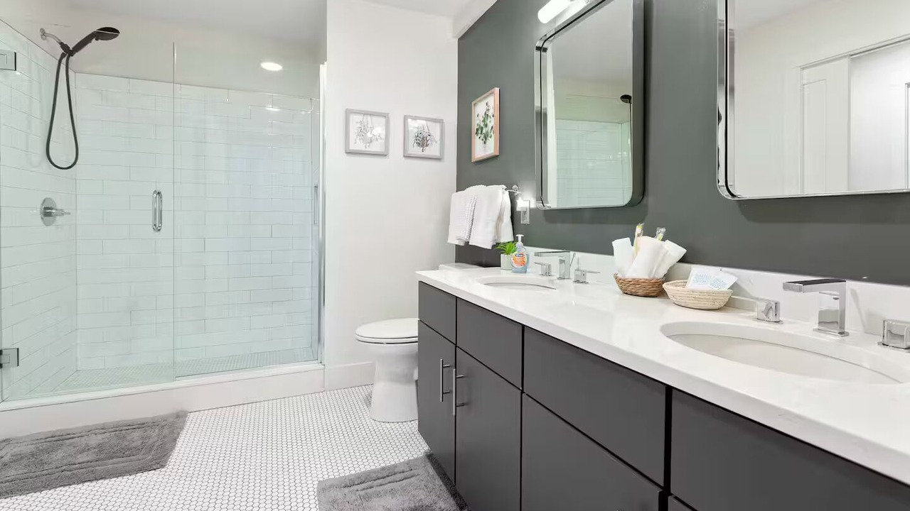 Photo of Bathroom in Central City