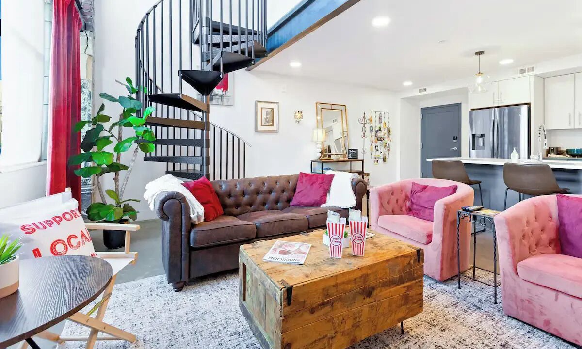 Photo of Livingroom in Central City