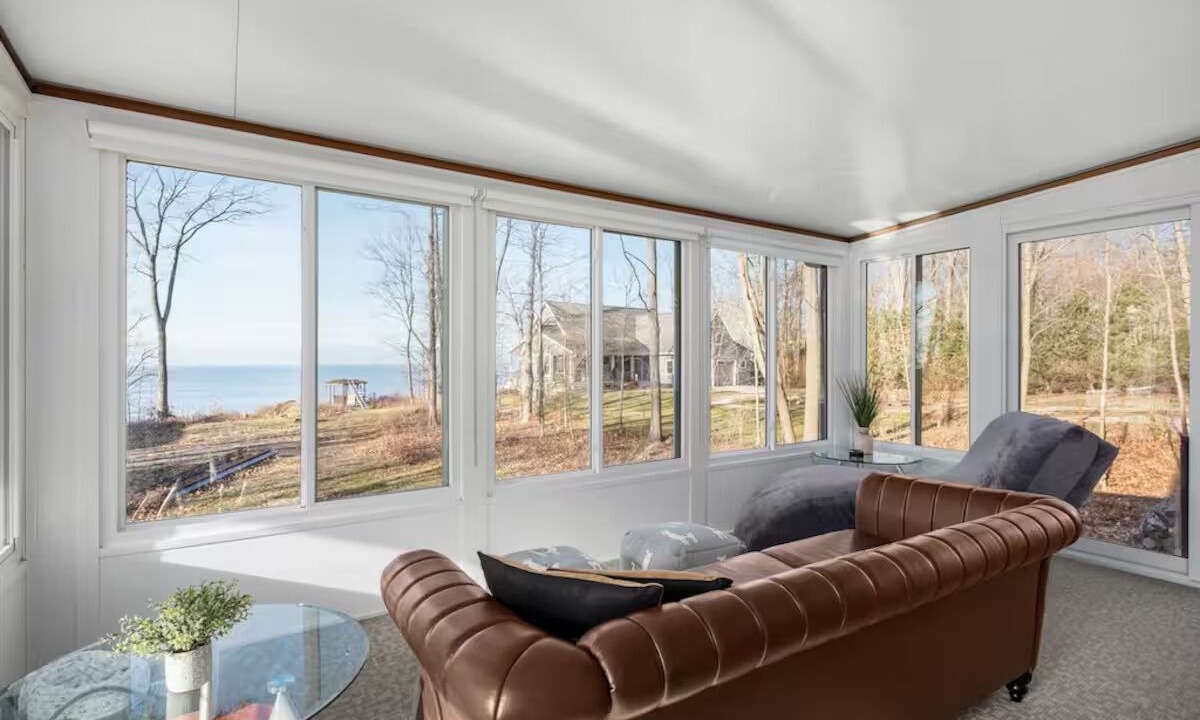 Photo of Livingroom in Montague