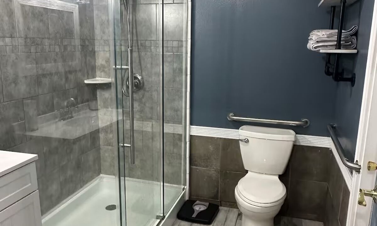 Photo of Bathroom in Idlewild