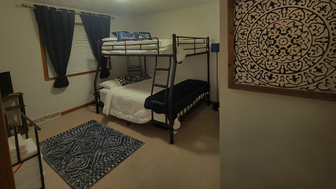 Photo of Bedroom in Battle Creek