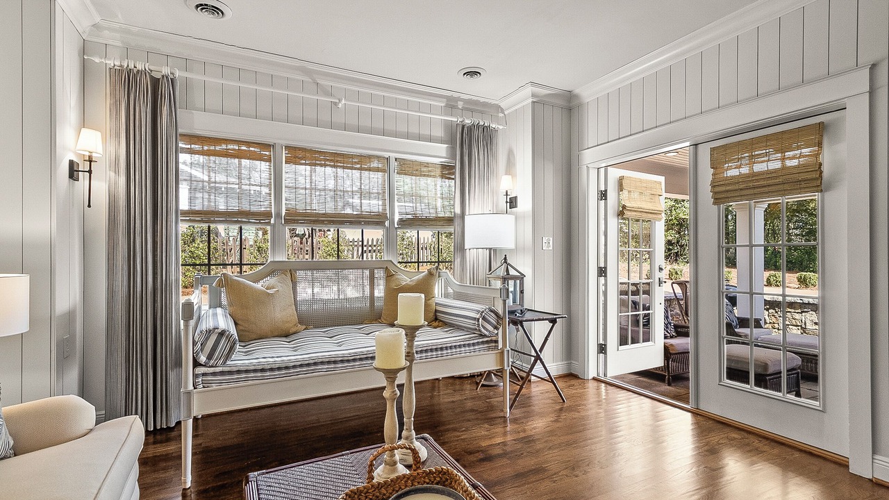 Photo of Livingroom in Northport