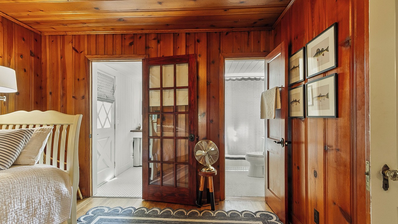 Photo of Bedroom in Northport