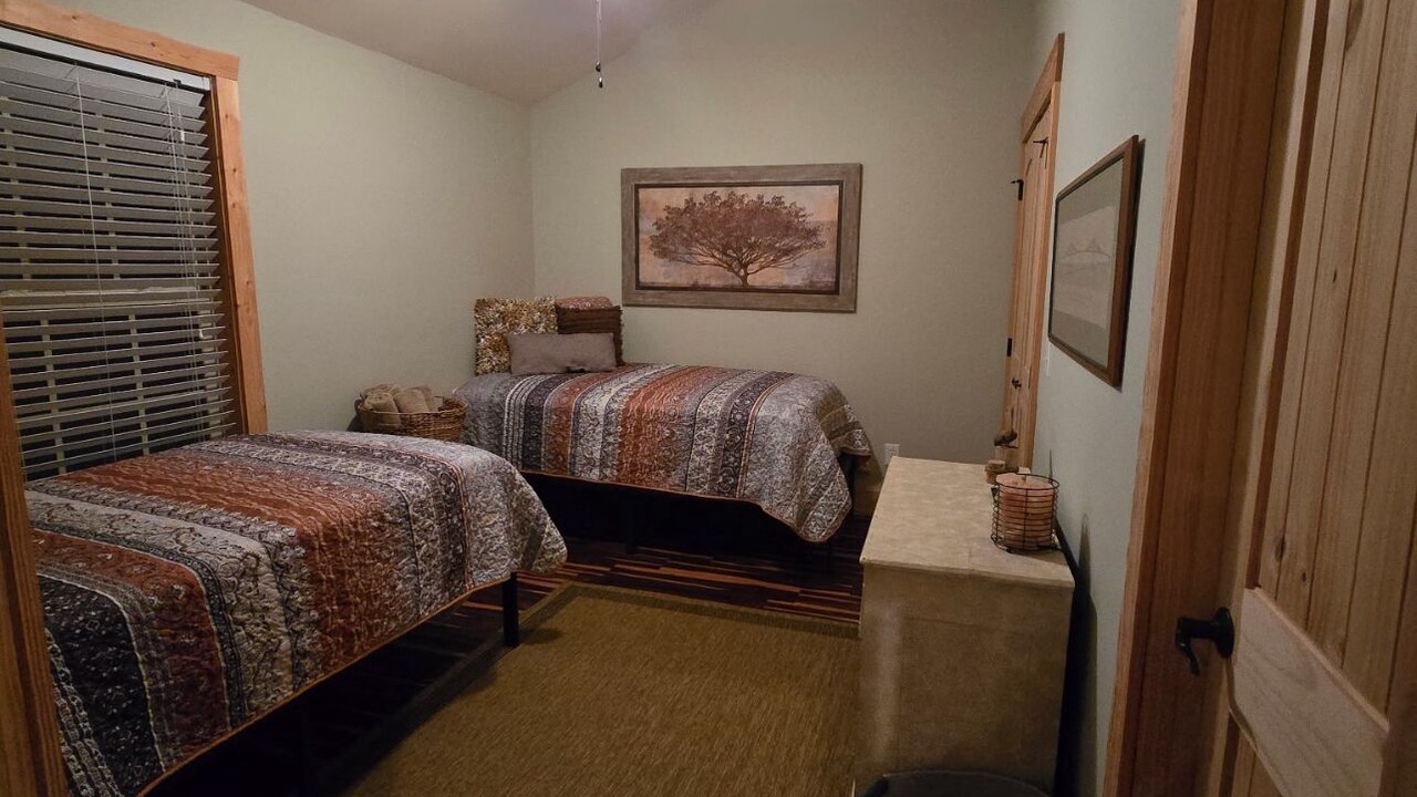 Photo of Bedroom in Groveoak