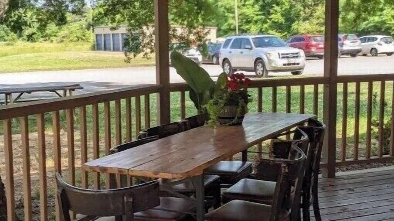 Photo of Outdoor in Laceys Spring
