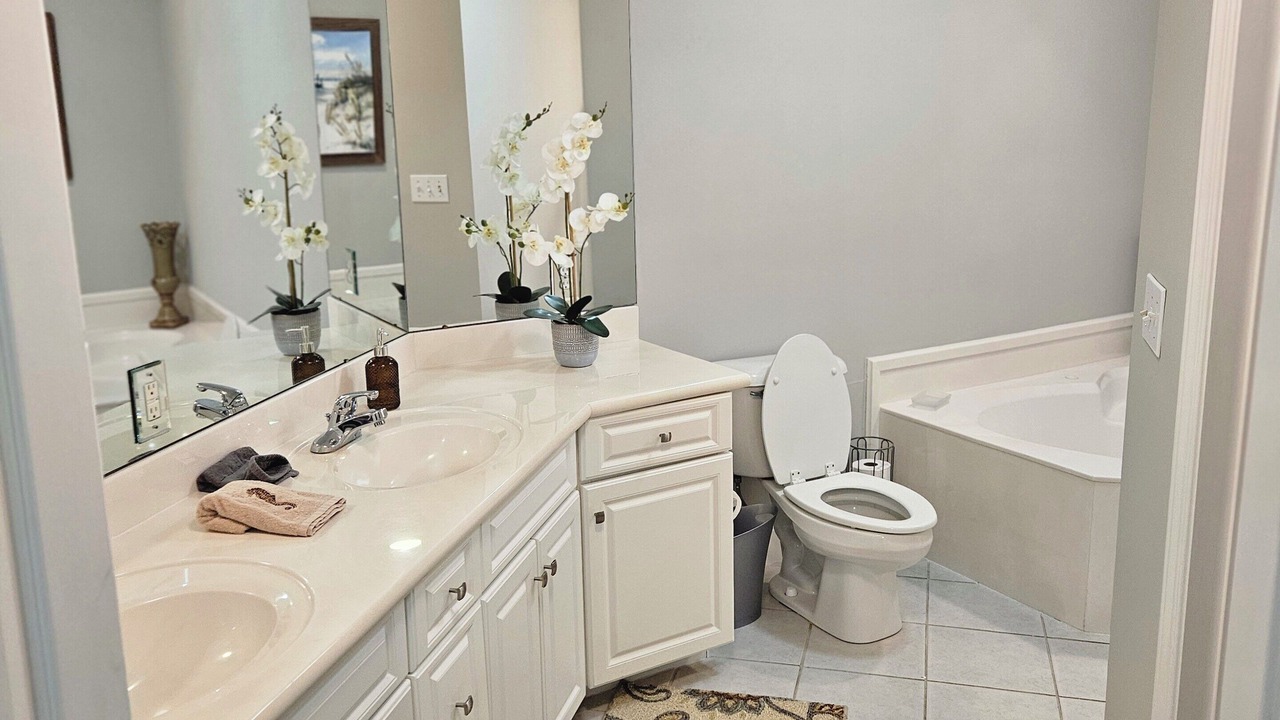 Photo of Bathroom in Orange Beach