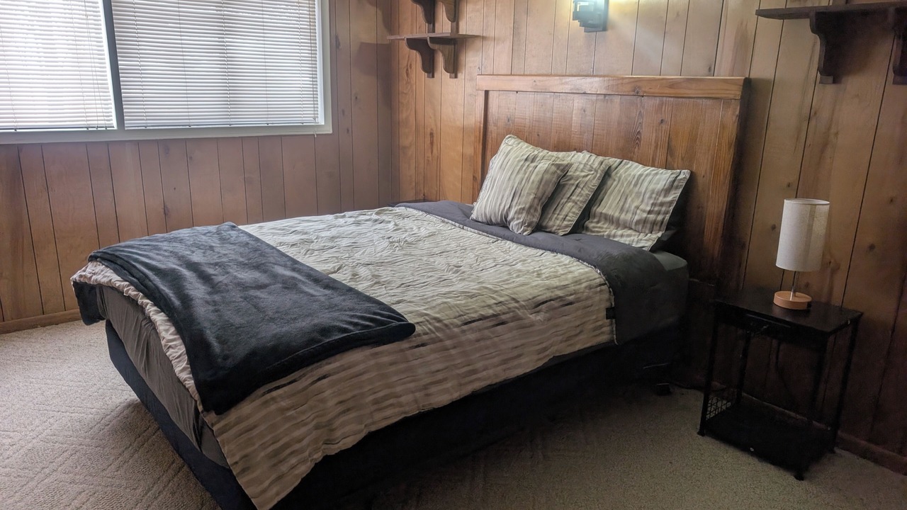 Photo of Bedroom in White Pine