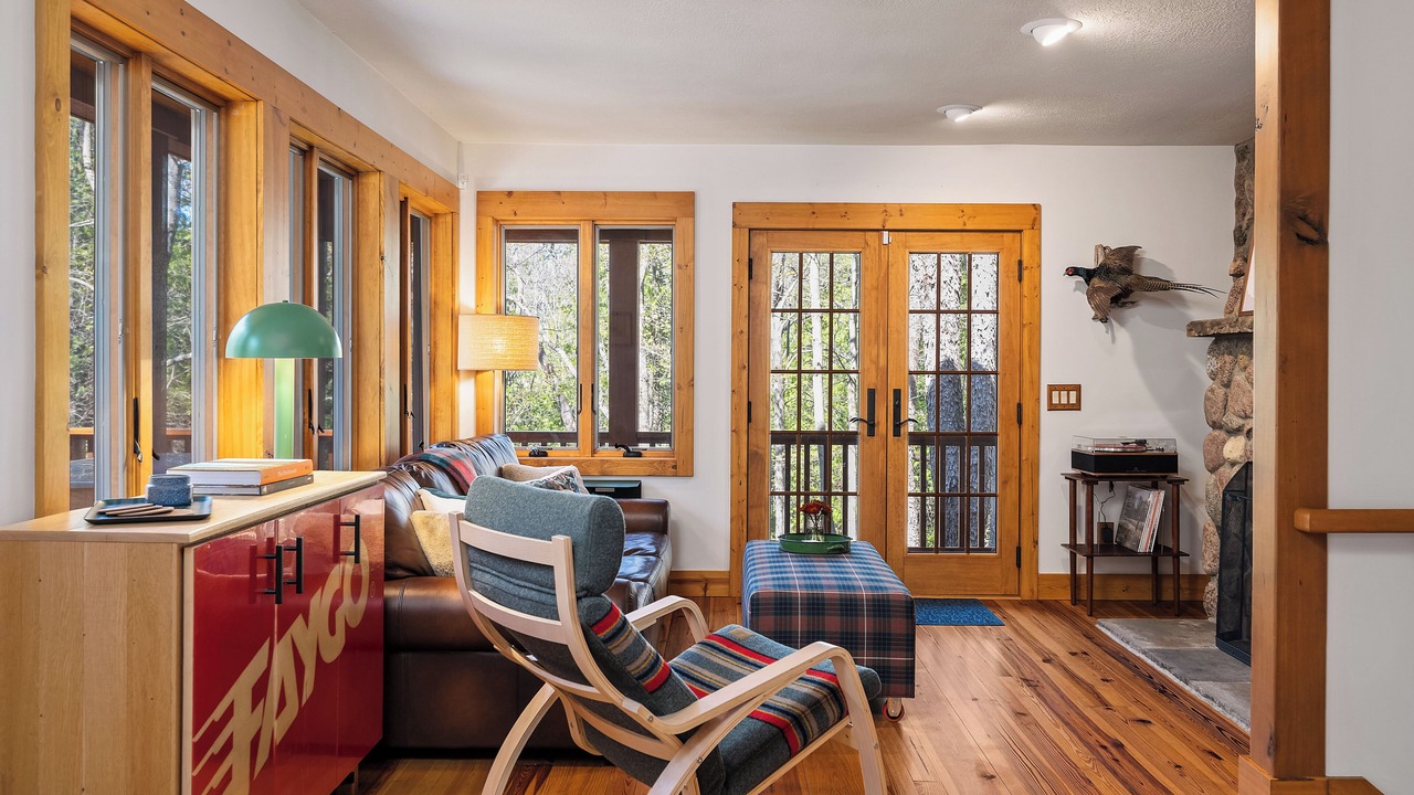 Photo of Livingroom in Thompsonville