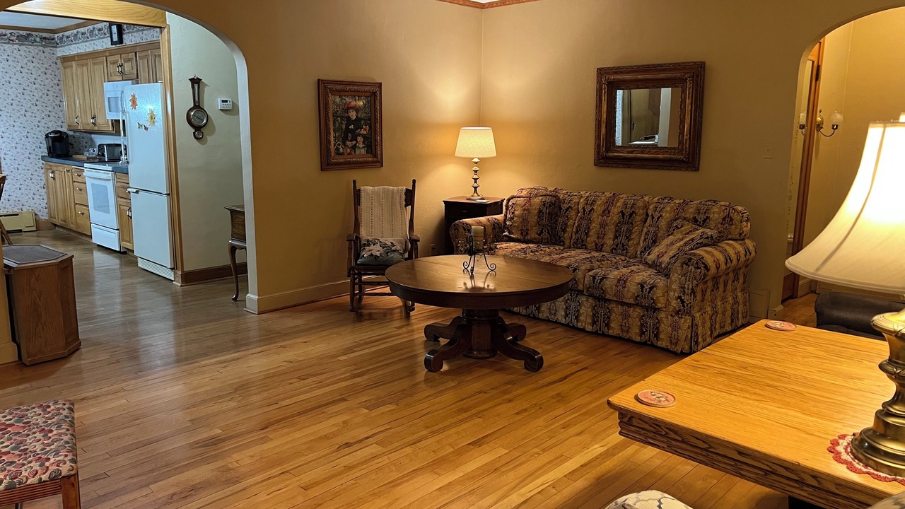 Photo of Livingroom in Crystal Falls