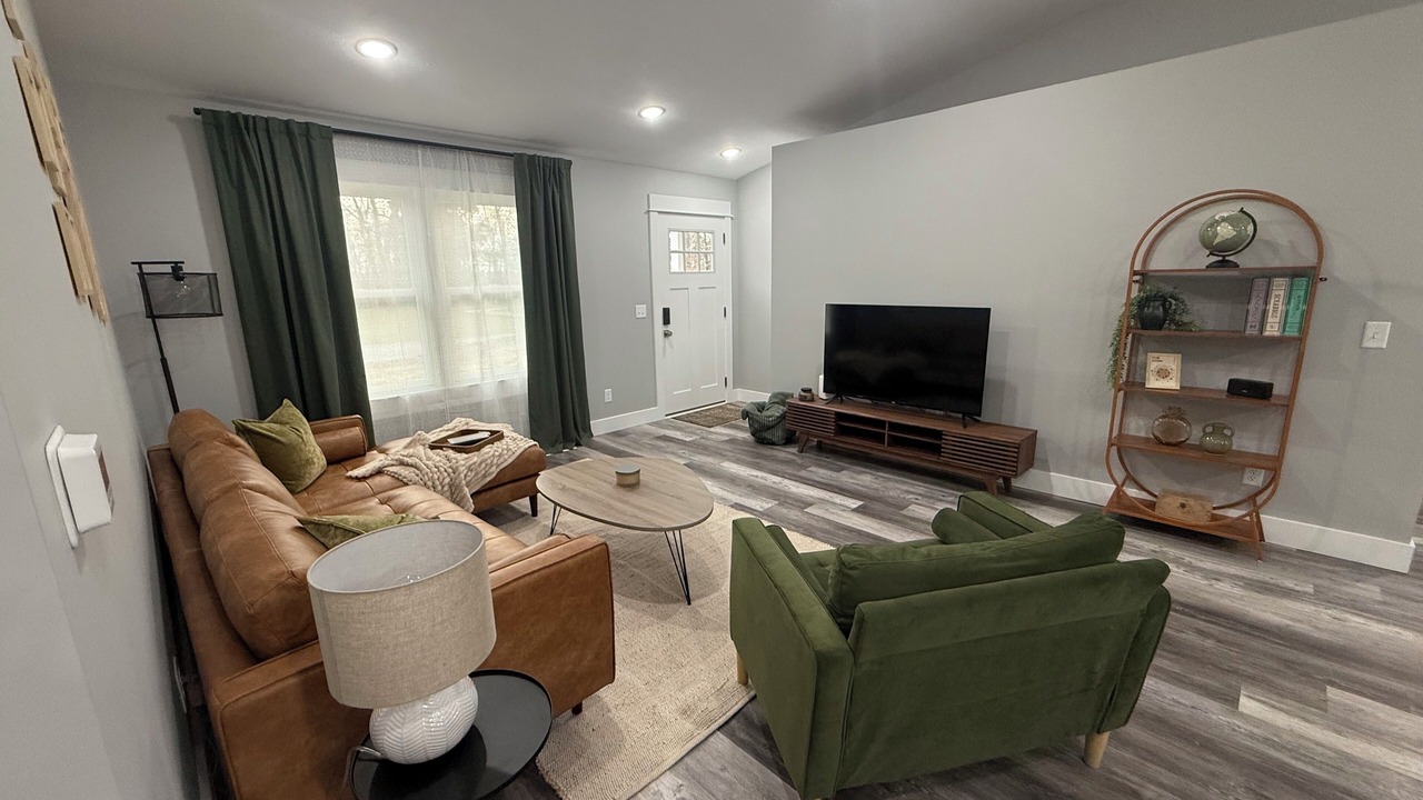 Photo of Livingroom in Norton Shores