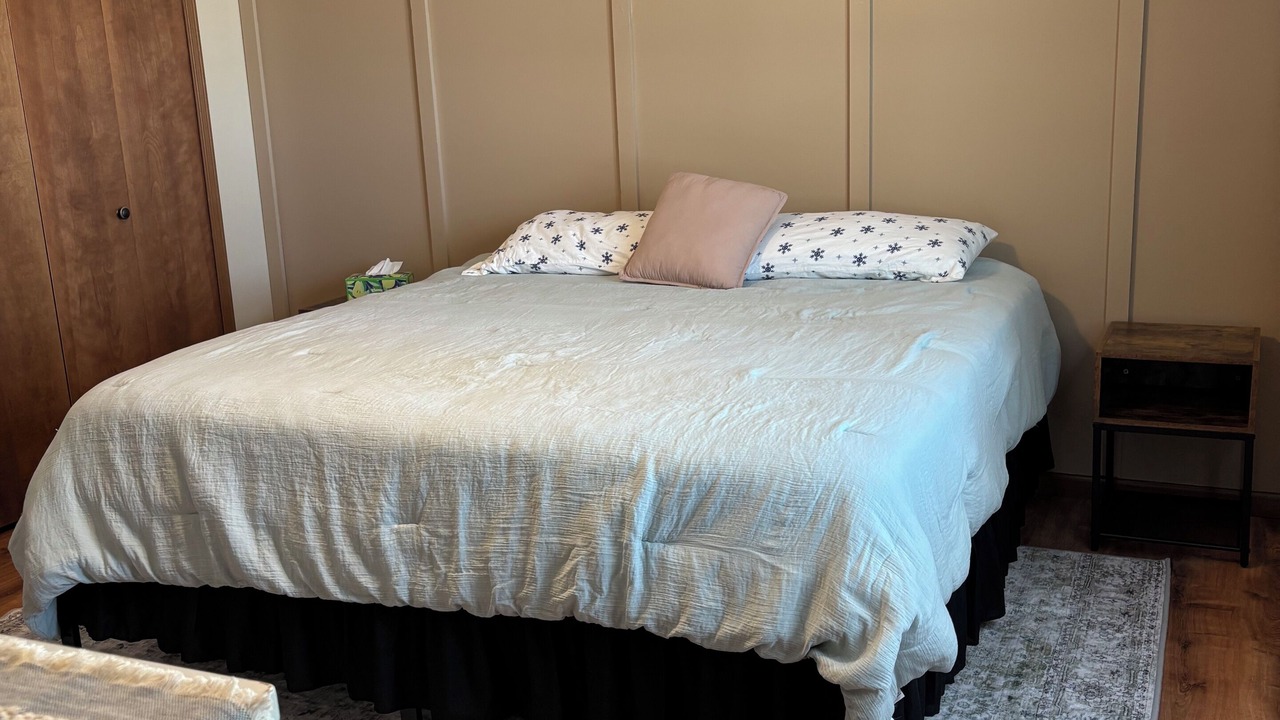 Photo of Bedroom in Frontier