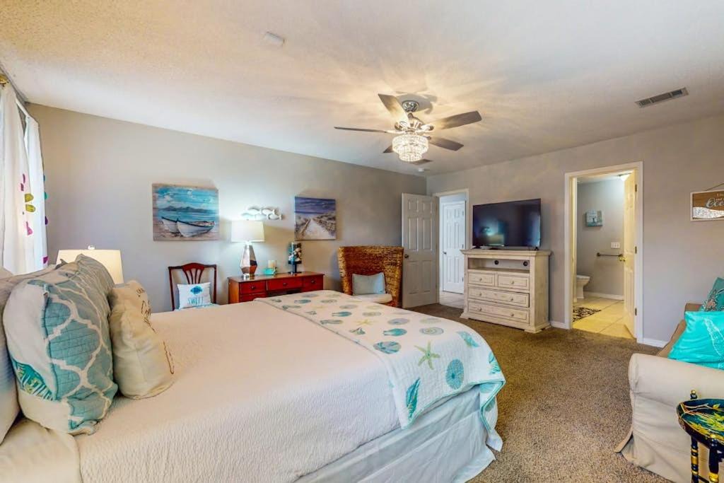 Photo of Bedroom in Ono Island