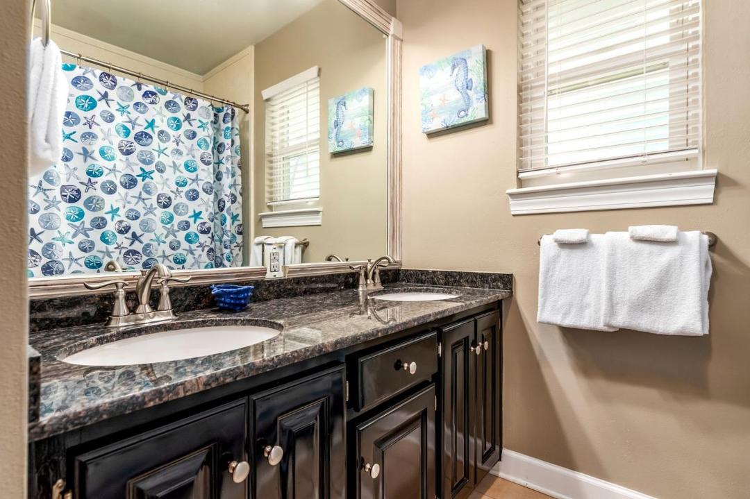 Photo of Bathroom in Silver Cay
