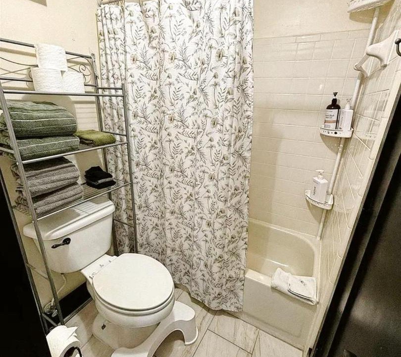 Photo of Bathroom in Myrtle Grove