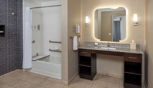 Suite, 1 King Bed, Accessible, Bathtub