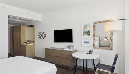 Room, 1 King Bed, Balcony (Gulf Front)