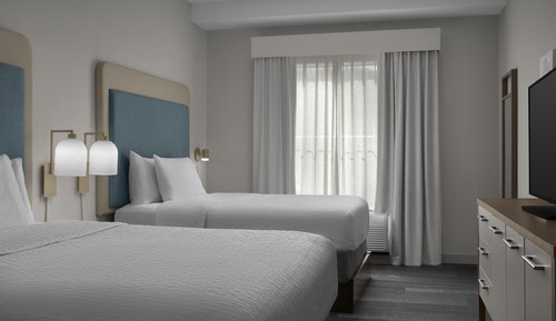 Suite, Accessible, Bathtub (Mobility & Hearing)