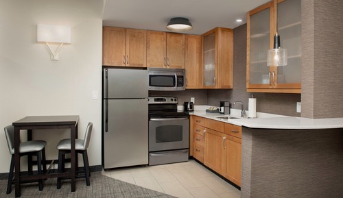 Studio Suite, 2 Bedrooms (Mobility/Hearing Access, Roll-In Shwr)