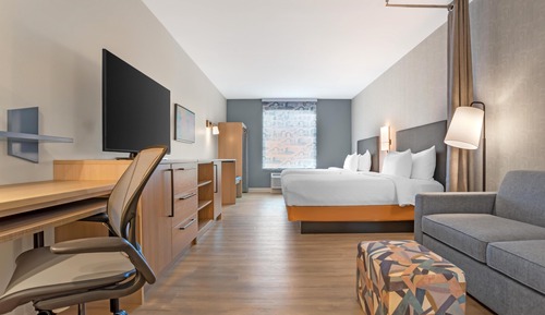 Studio, 2 Queen Beds, Accessible (Hearing)