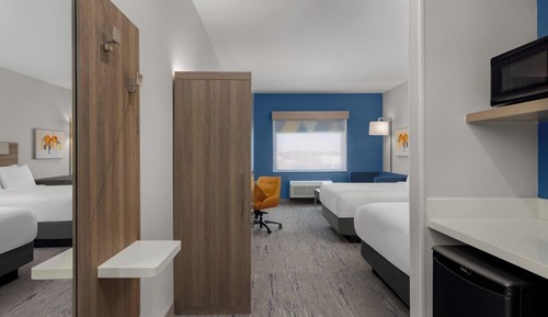 Suite, 2 Queen Beds, Accessible Bathtub, Non Smoking (Communications, Mobility)