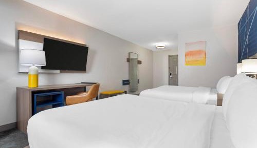 Standard Queen Room with Two Queen Beds - Non Smoking 