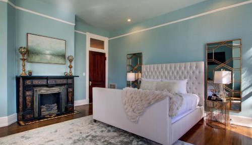 King Suite with Fireplace