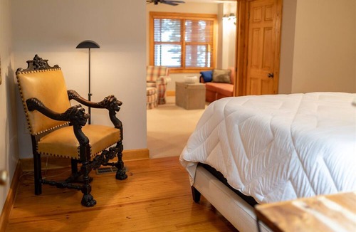 Groveoak House | Eagle Point on The Lake