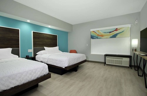 Meridian Hotel | Tru By Hilton Meridian