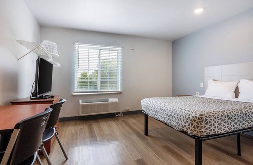 Huntsville Hotel | Suburban Studios Huntsville University Area