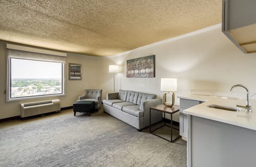 Central Business District Hotel | Holiday Inn Mobile-Dwtn/Hist. District by IHG