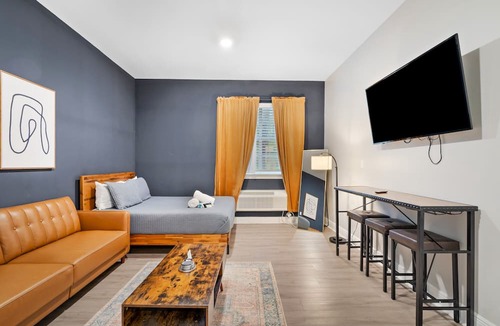 Union Church Apartment | 1 Bedroom Apartment at Oak + Fountain - #6