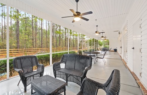Grand Bay Apartment | 1 Bedroom Apartment at Oak + Fountain #19